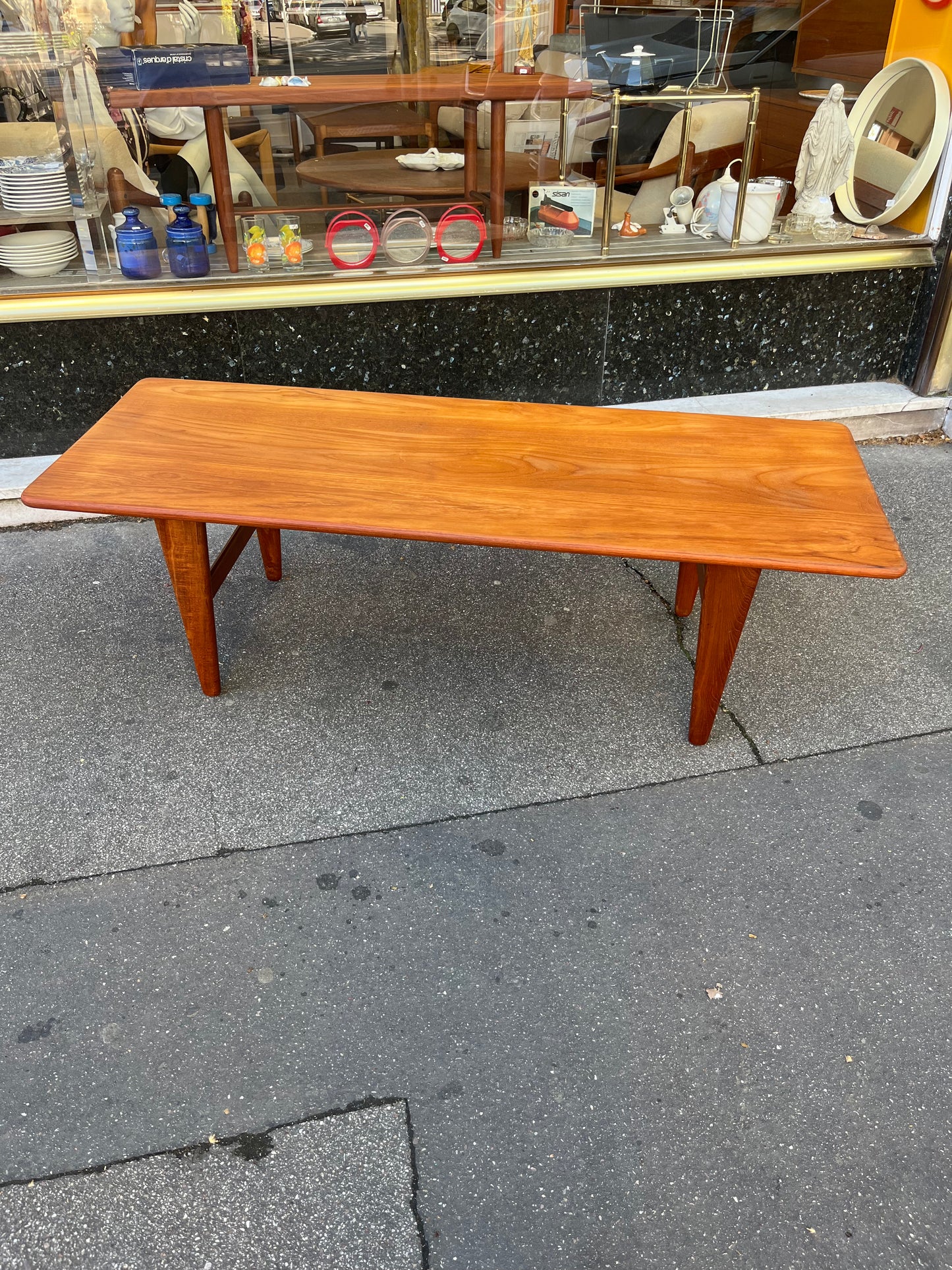 Table basse scandinave en teck massif 1970