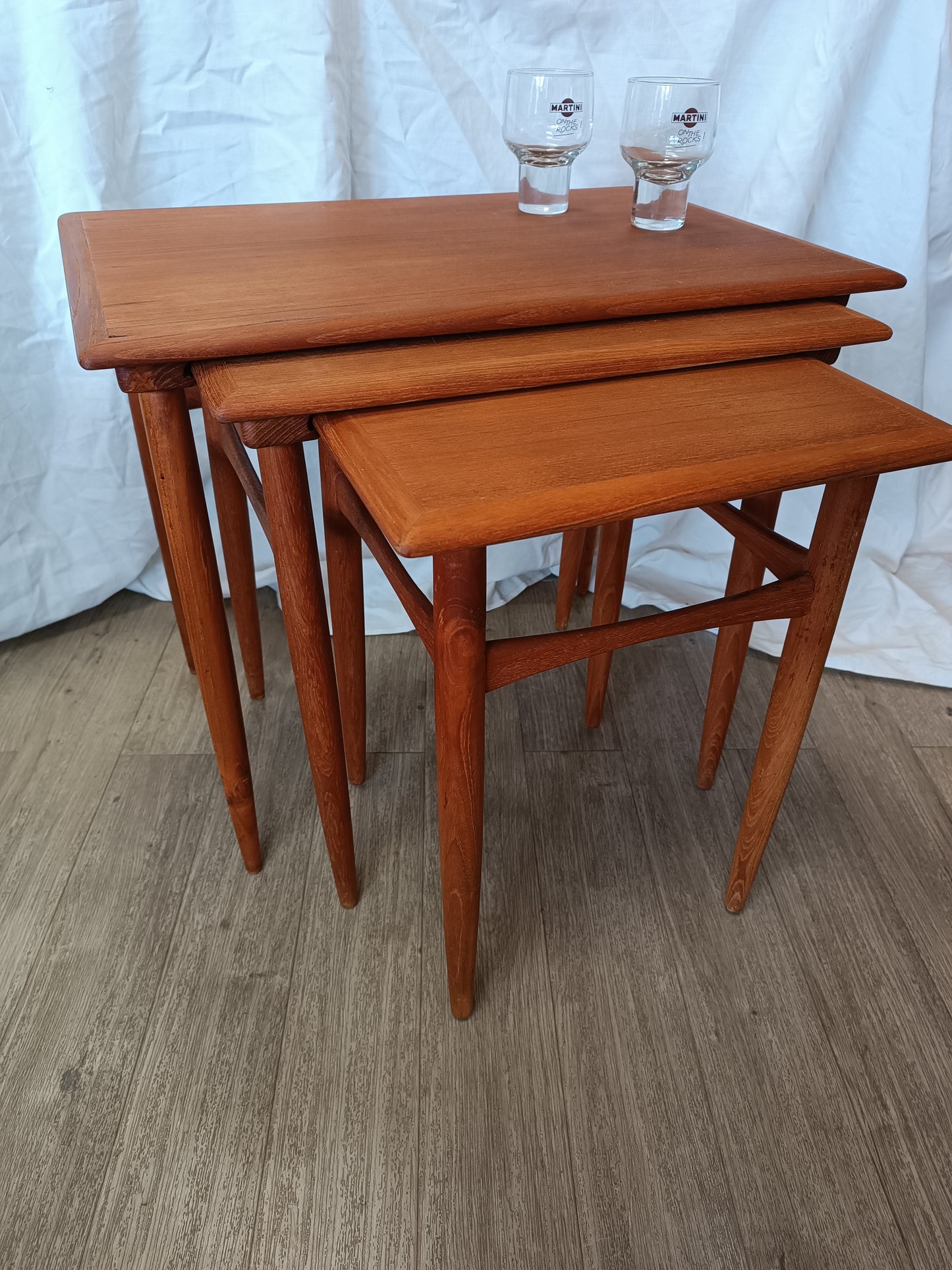 Tables gigognes Scandinaves