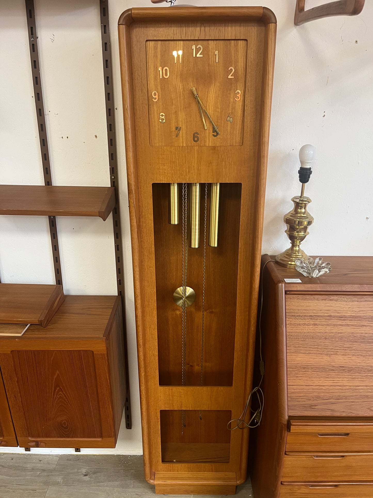 Horloge scandinave en teck 1970