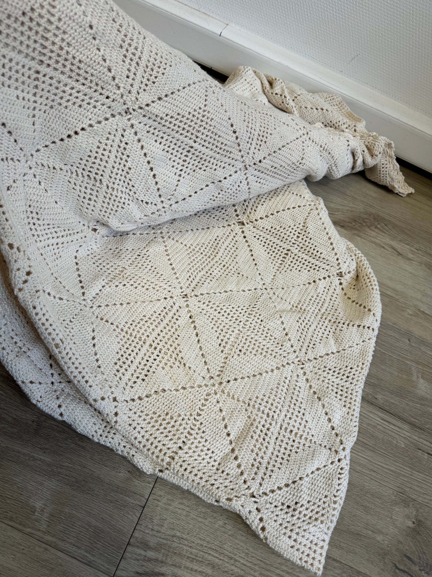 Plaid en crochet beige