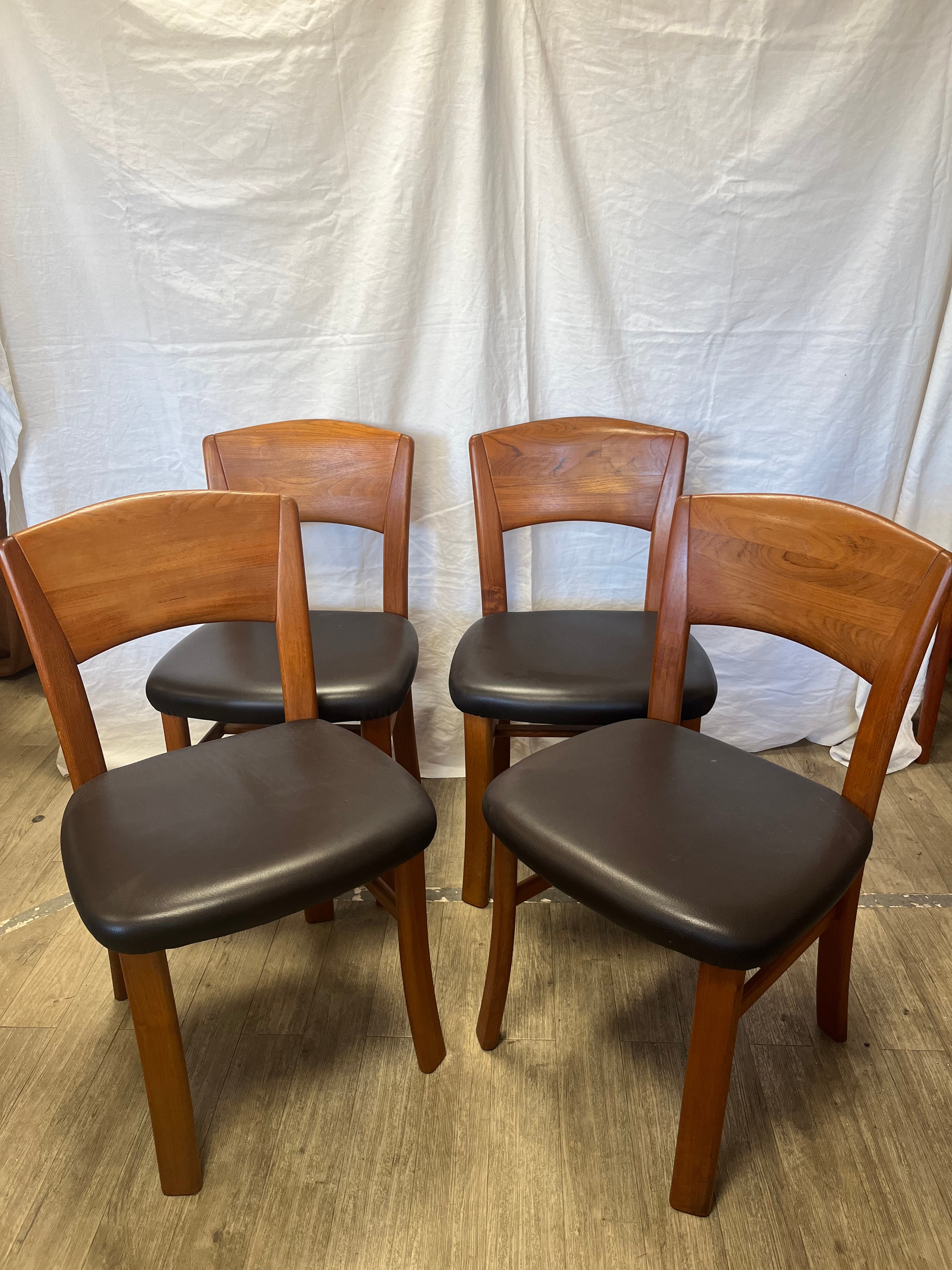 Chaises scandinaves en teck massif 1970