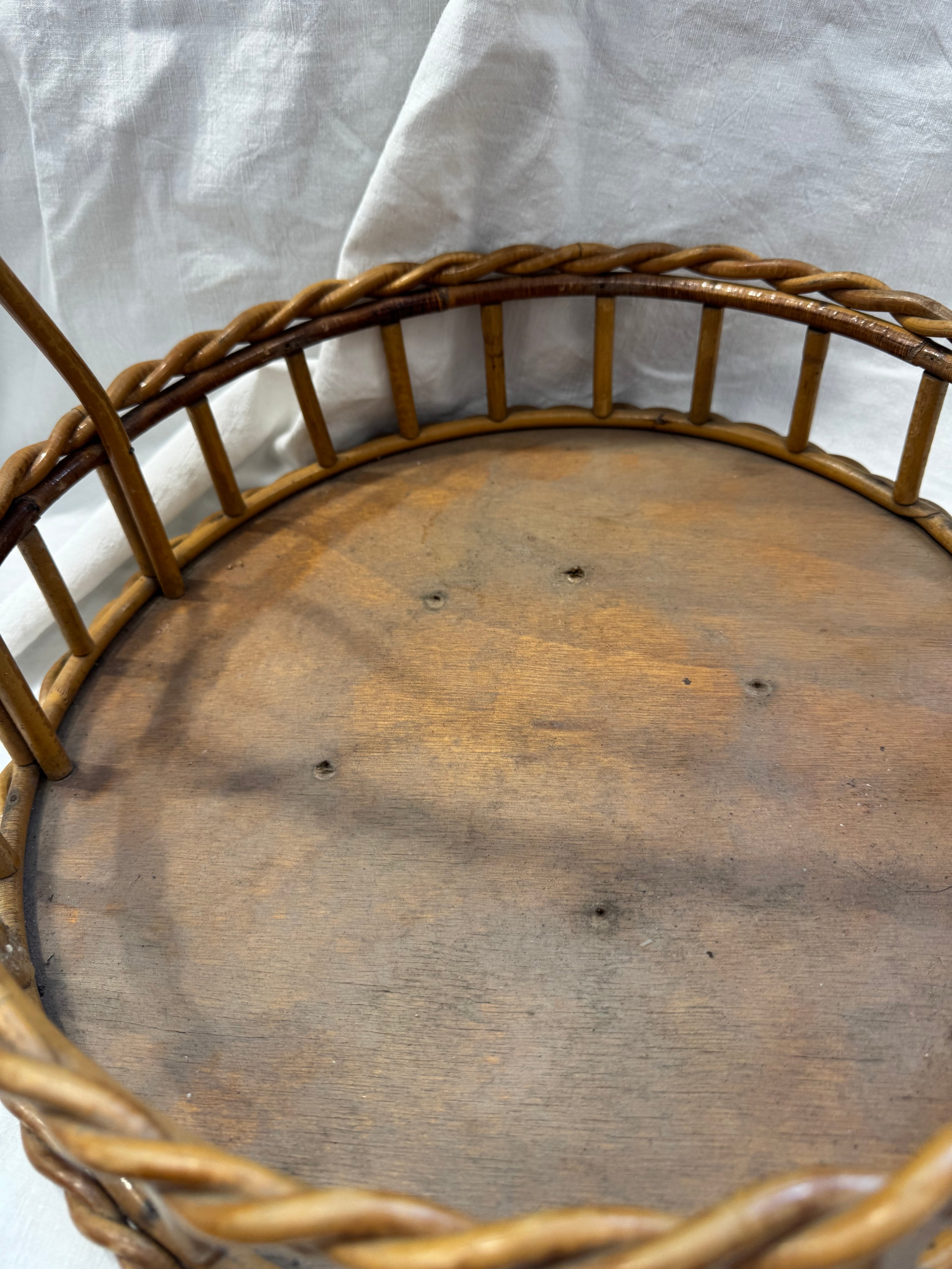 Panier en osier rond