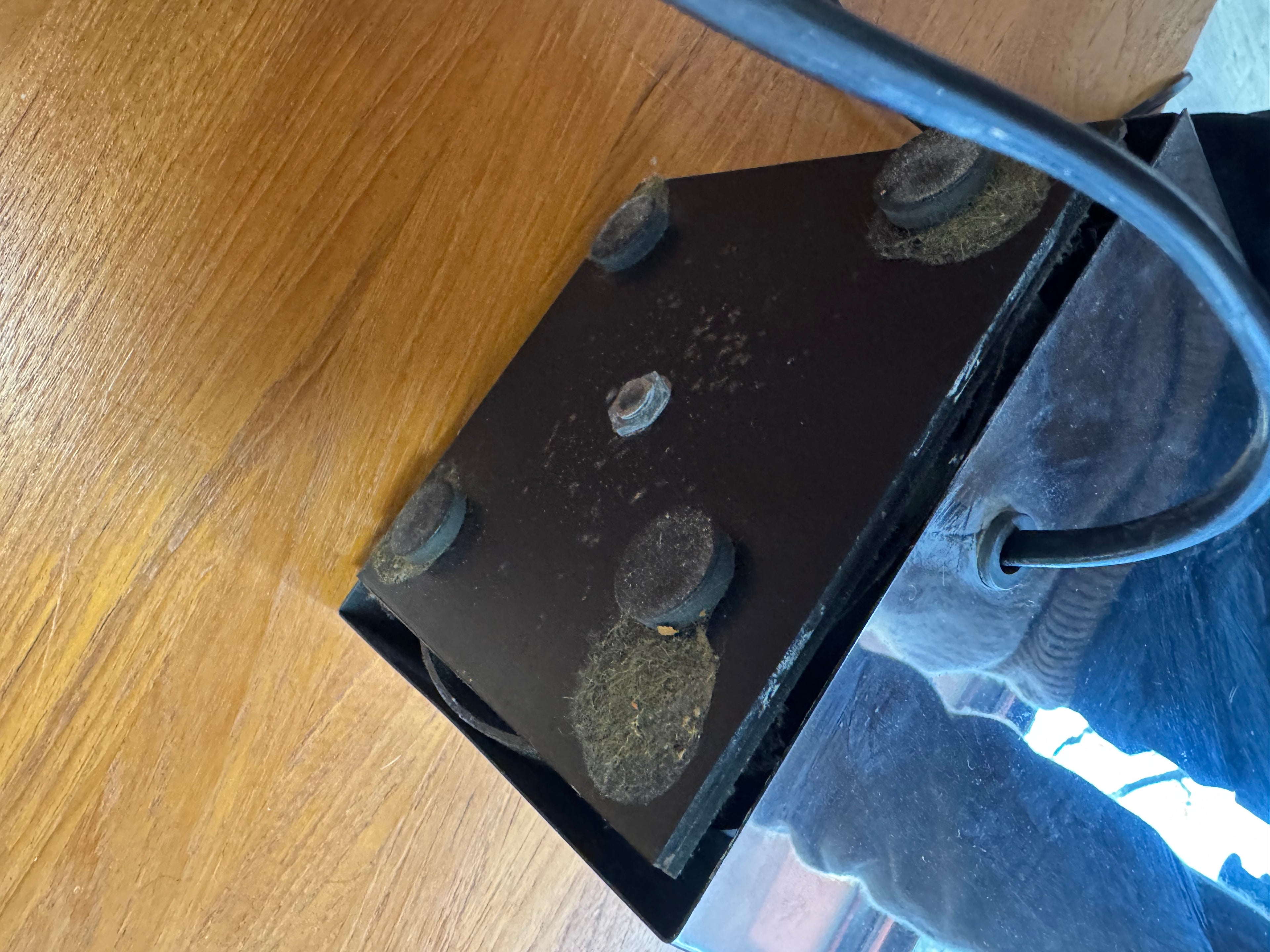 Lampe colonne en acier