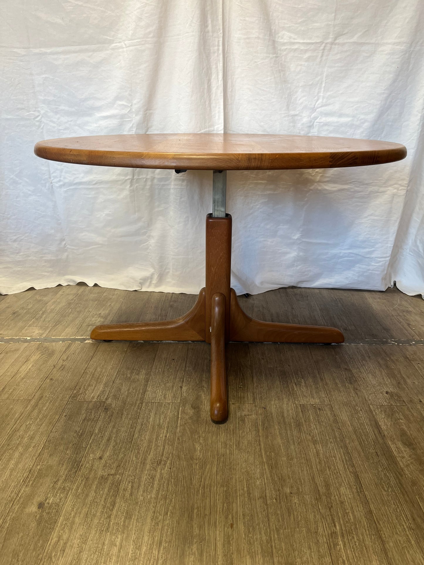 Table basse scandinave en teck massif 1970