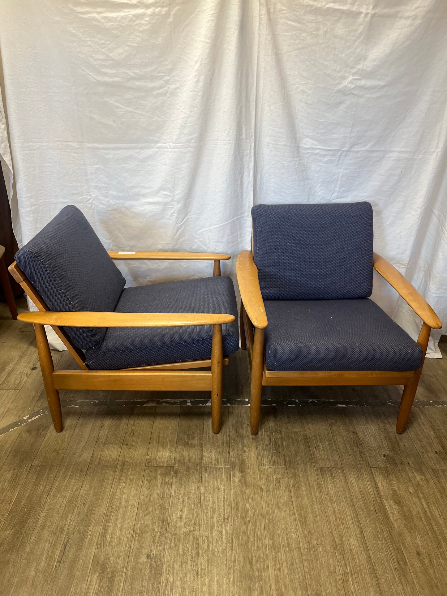 Paire de fauteuils scandinaves en hêtre années 70’s