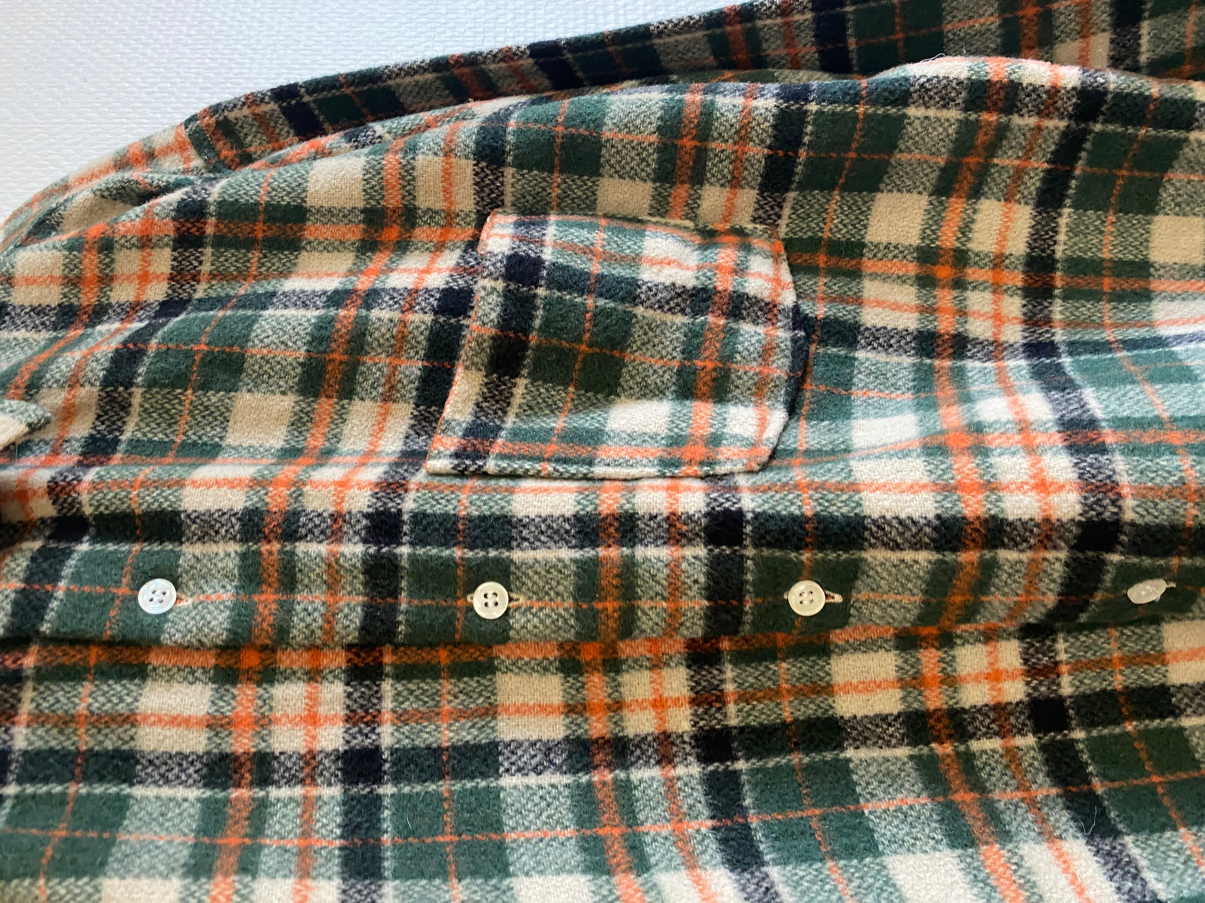 Chemise à carreaux