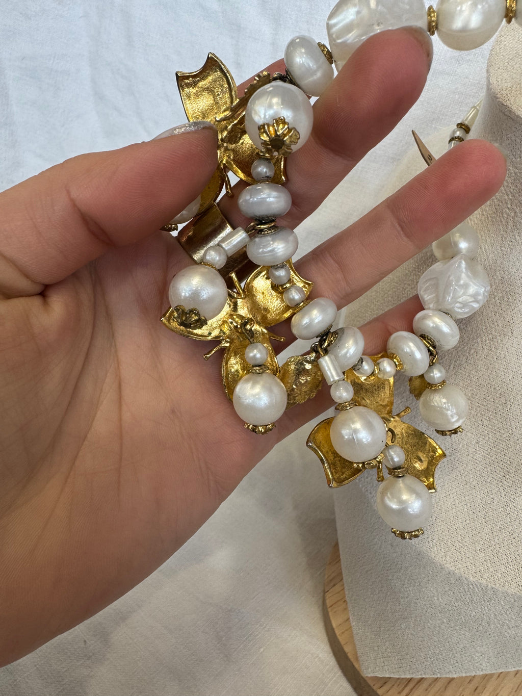 Collier fleurs pendantes
