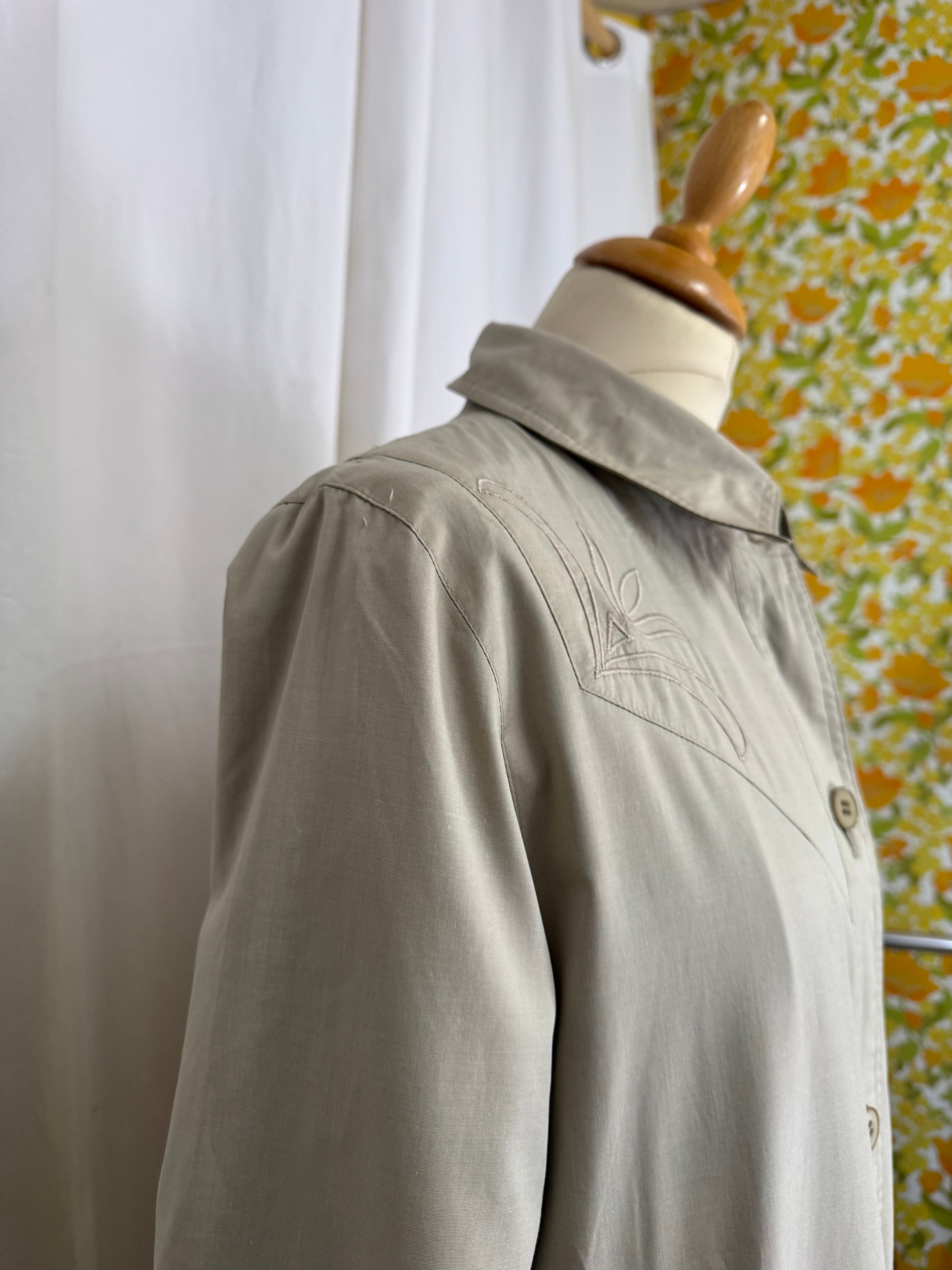 Veste longue brodée
