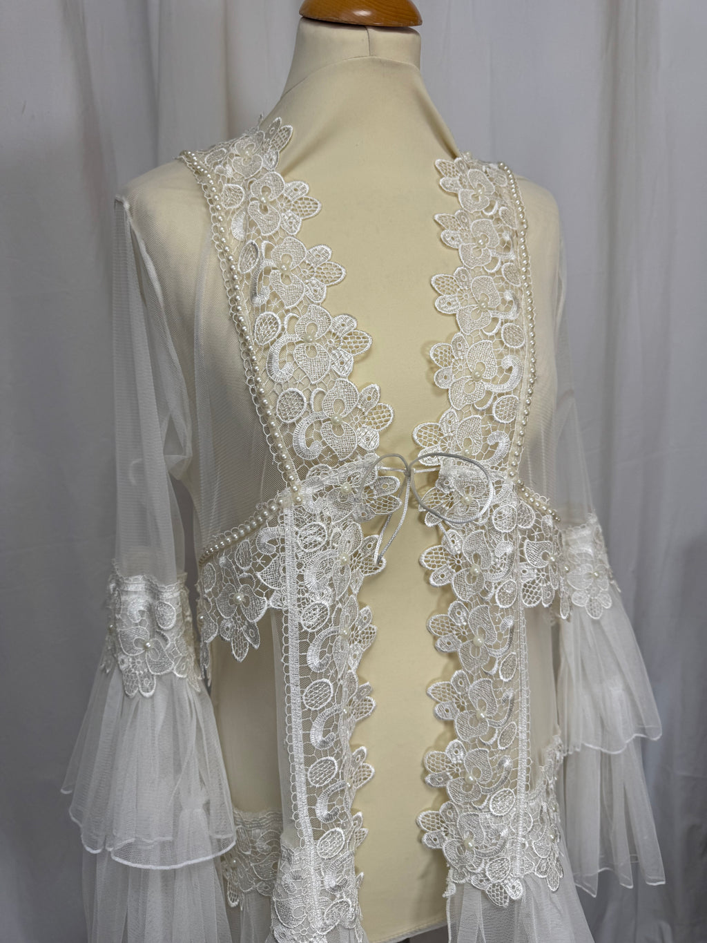 Veste longue en dentelle