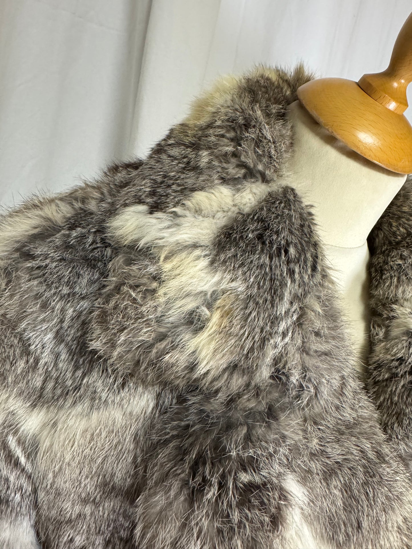 Manteau court en fourrure de lapin