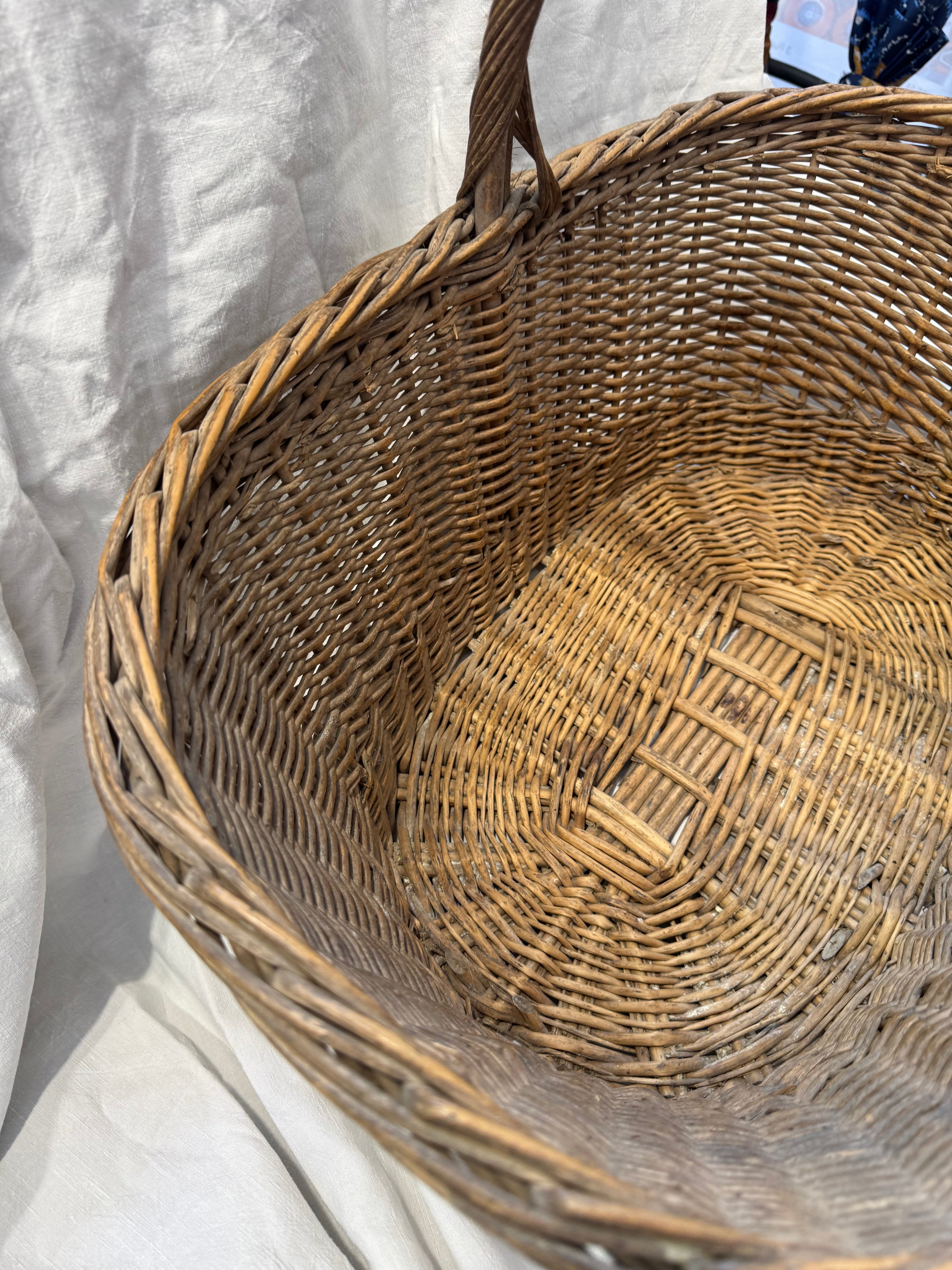 Panier en osier marron