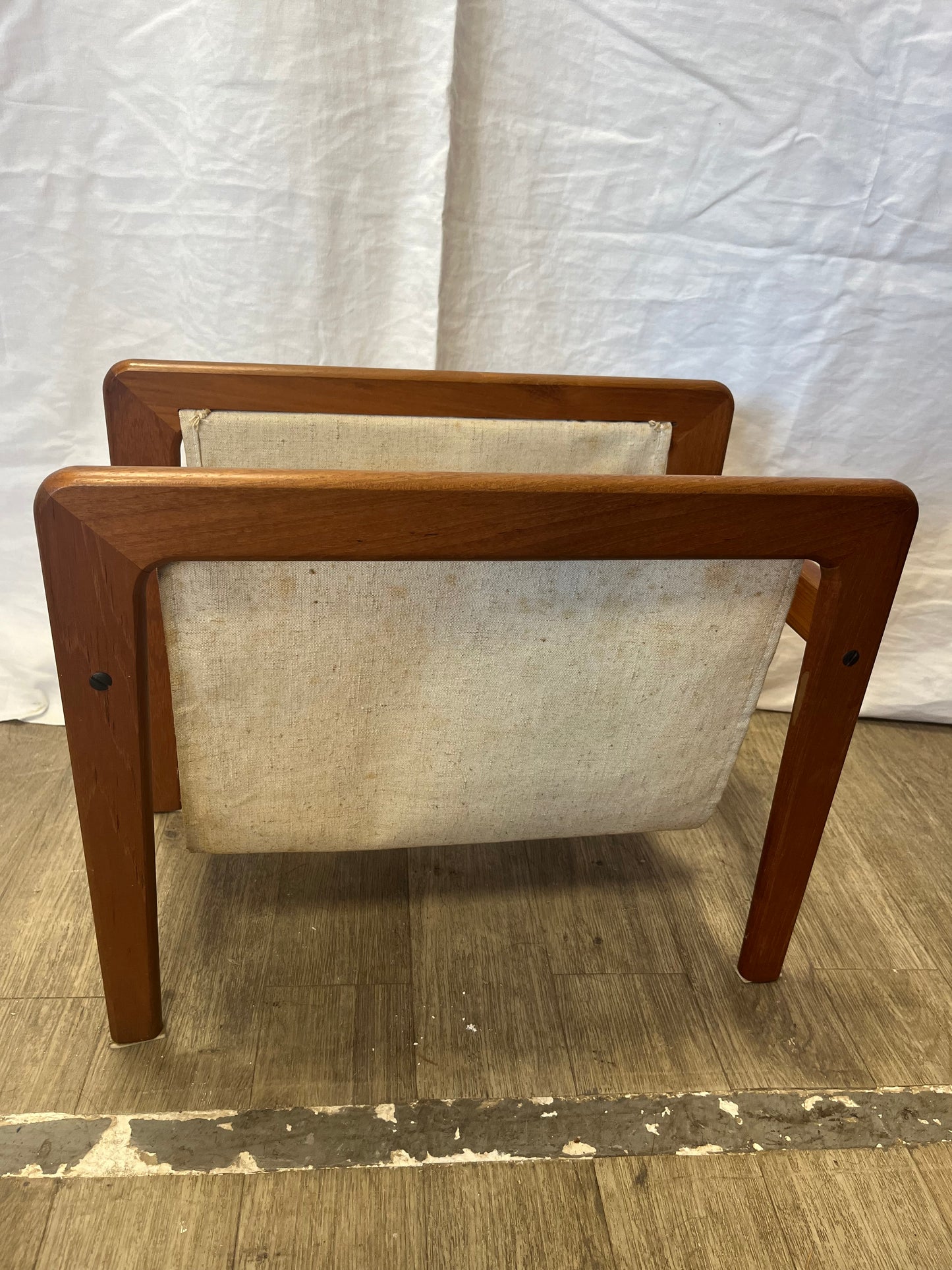 Porte revues scandinave en teck massif 1970