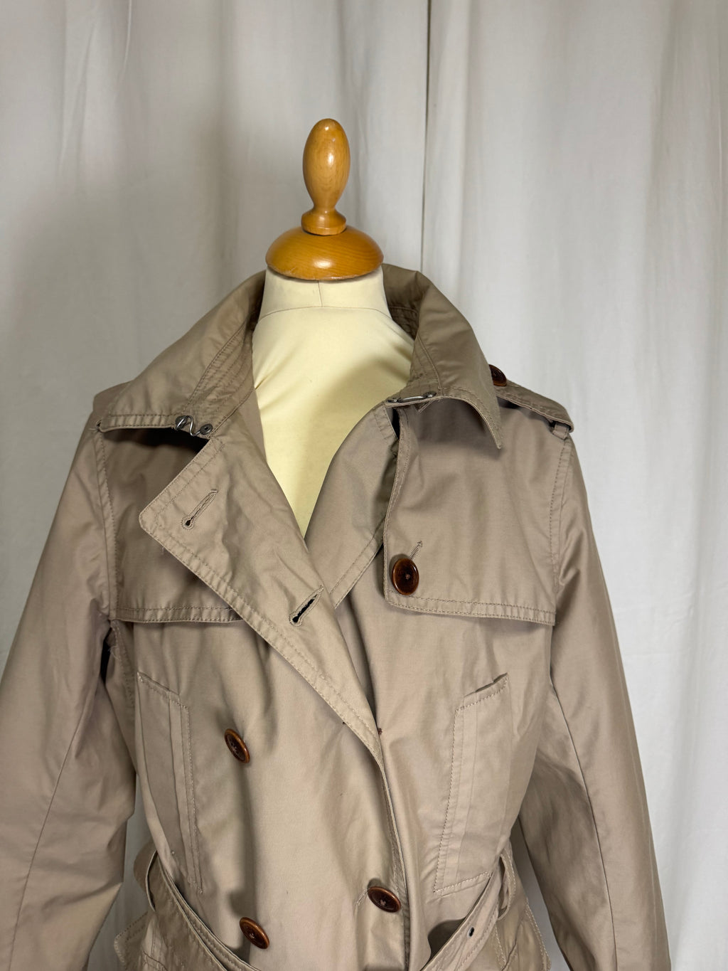 Trench-coat court Aigle