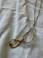 Collier en métal doré
