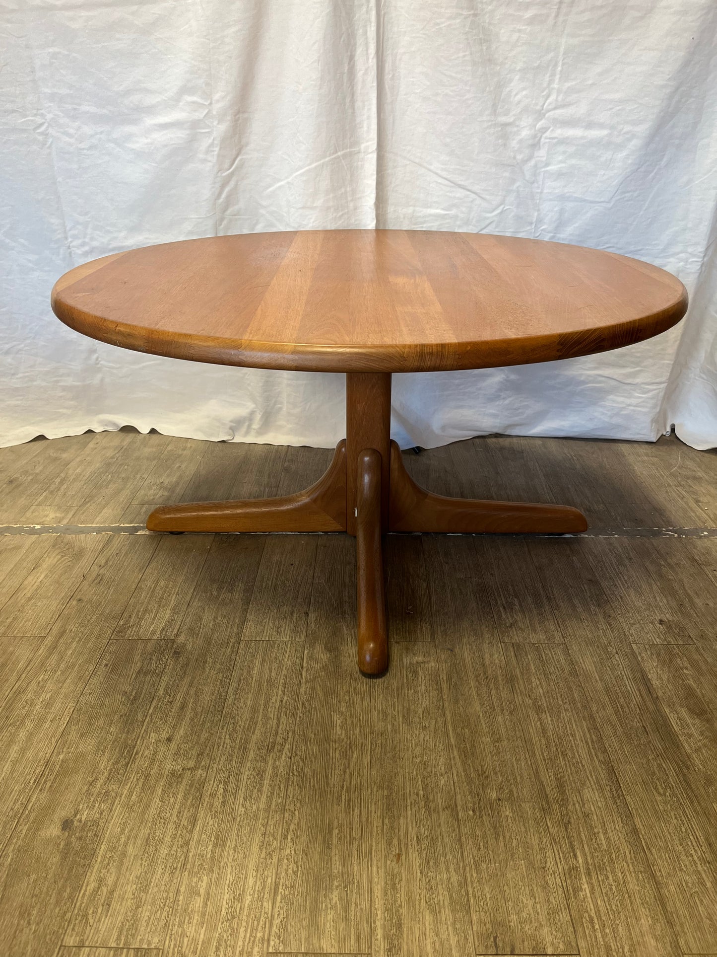 Table basse scandinave en teck massif 1970