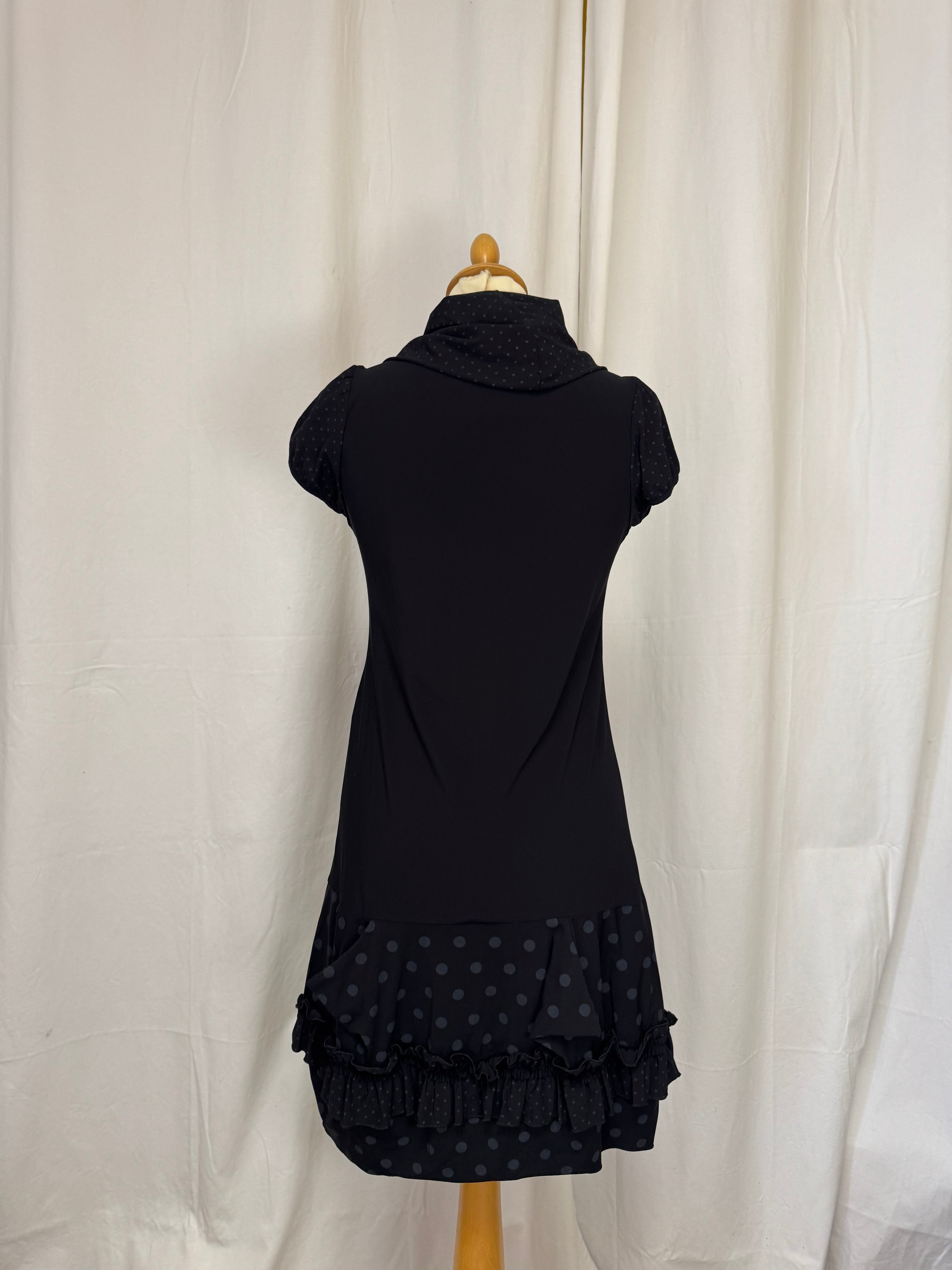 Robe noire Y2K