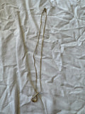 Collier en métal doré