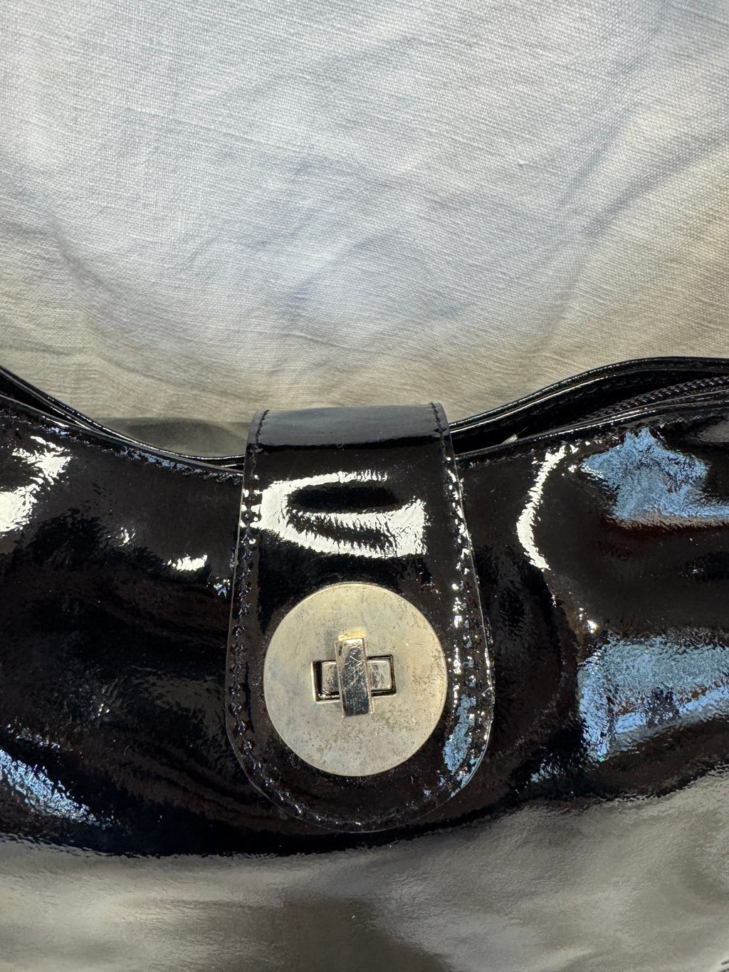 Sac à main en cuir vernis Y2K