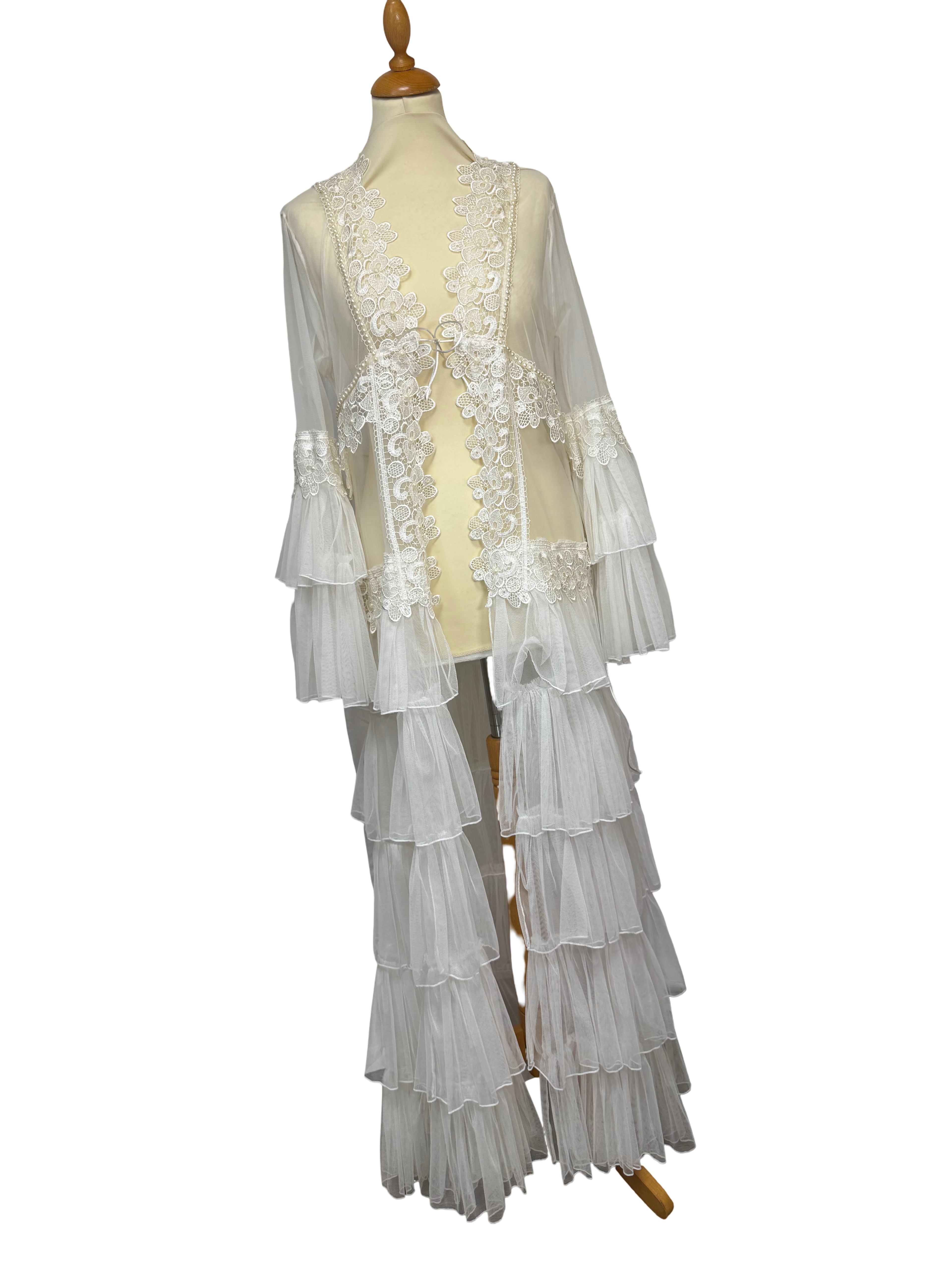 Veste longue en dentelle