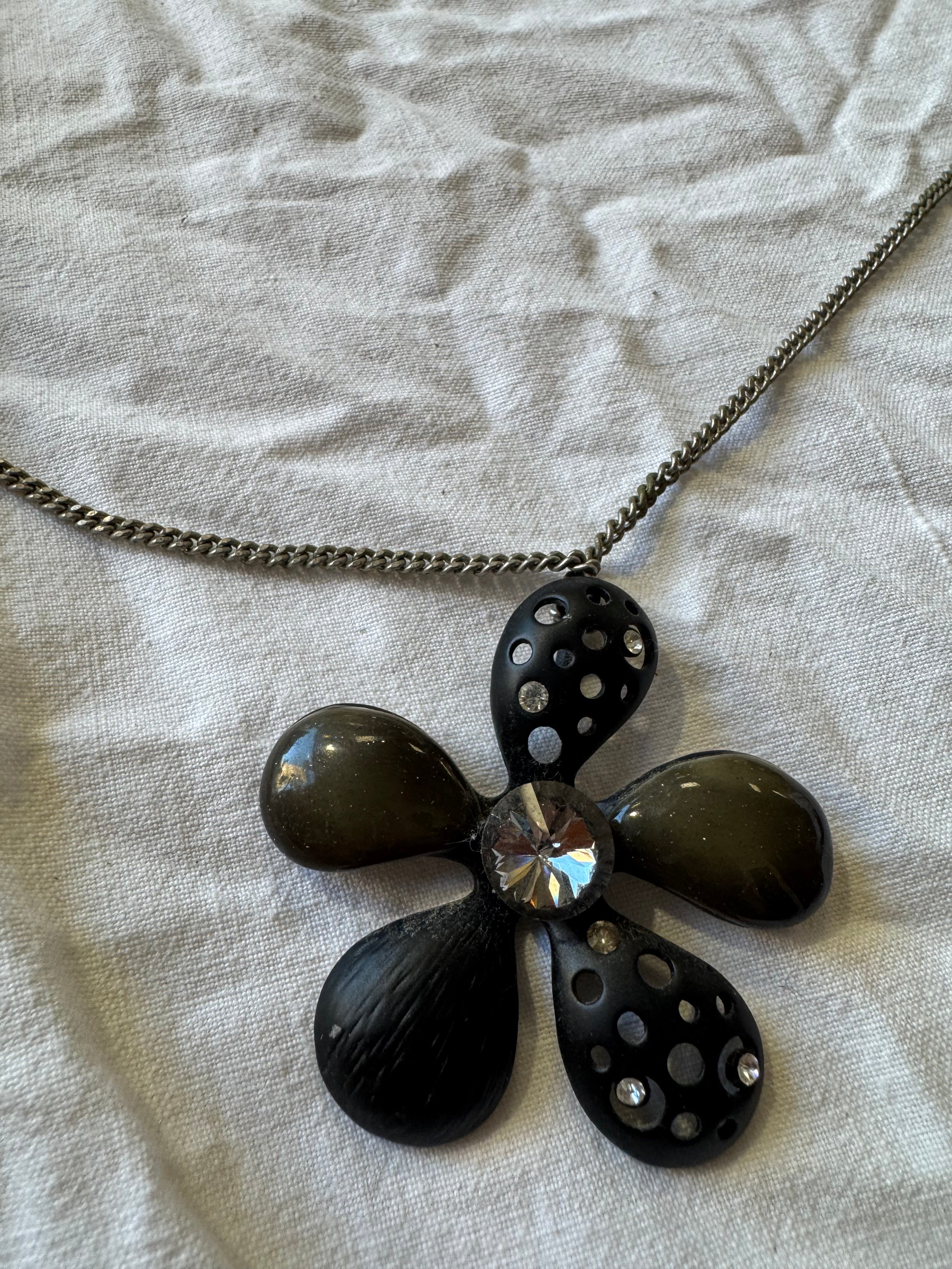 Collier à fleurs