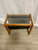 Porte-revues scandinave en teck massif et cuir Aksel Kjesgaard 1970