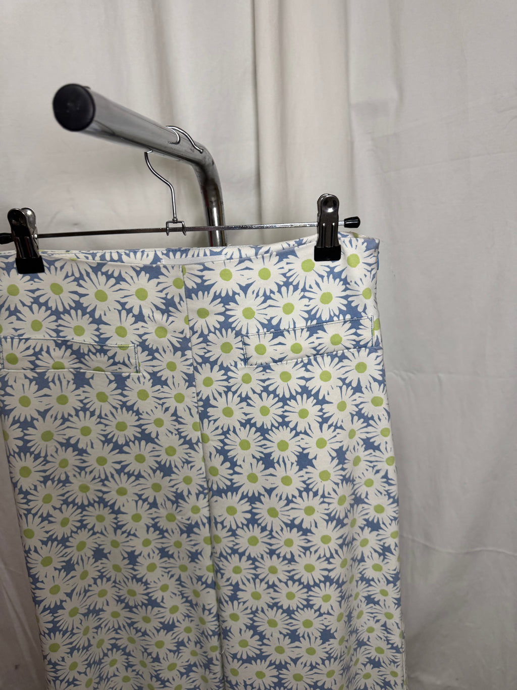 Pantalon à fleurs