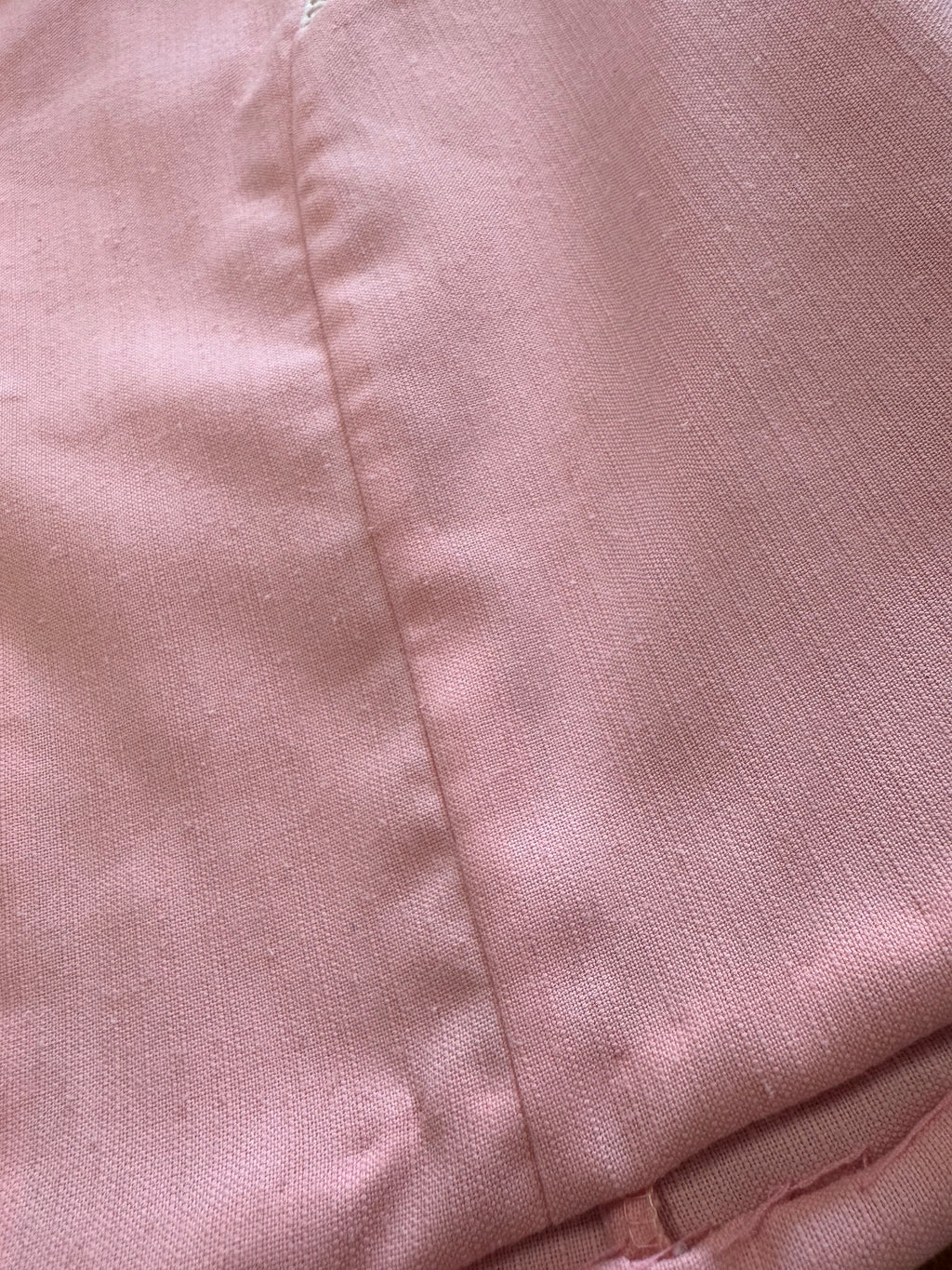 Chemise rose ajourée