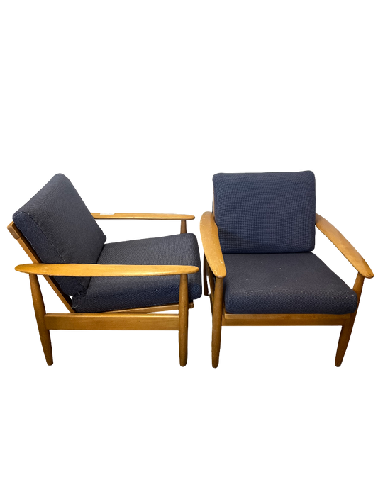Paire de fauteuils scandinaves en hêtre années 70’s