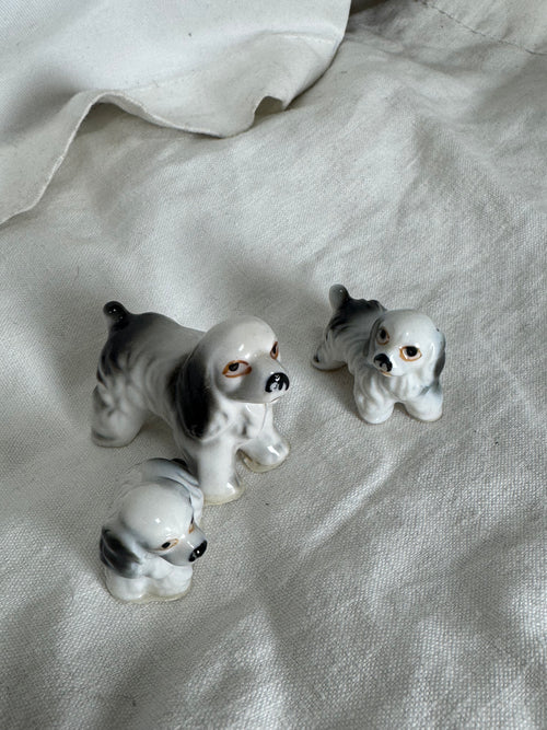 Chiens en céramique