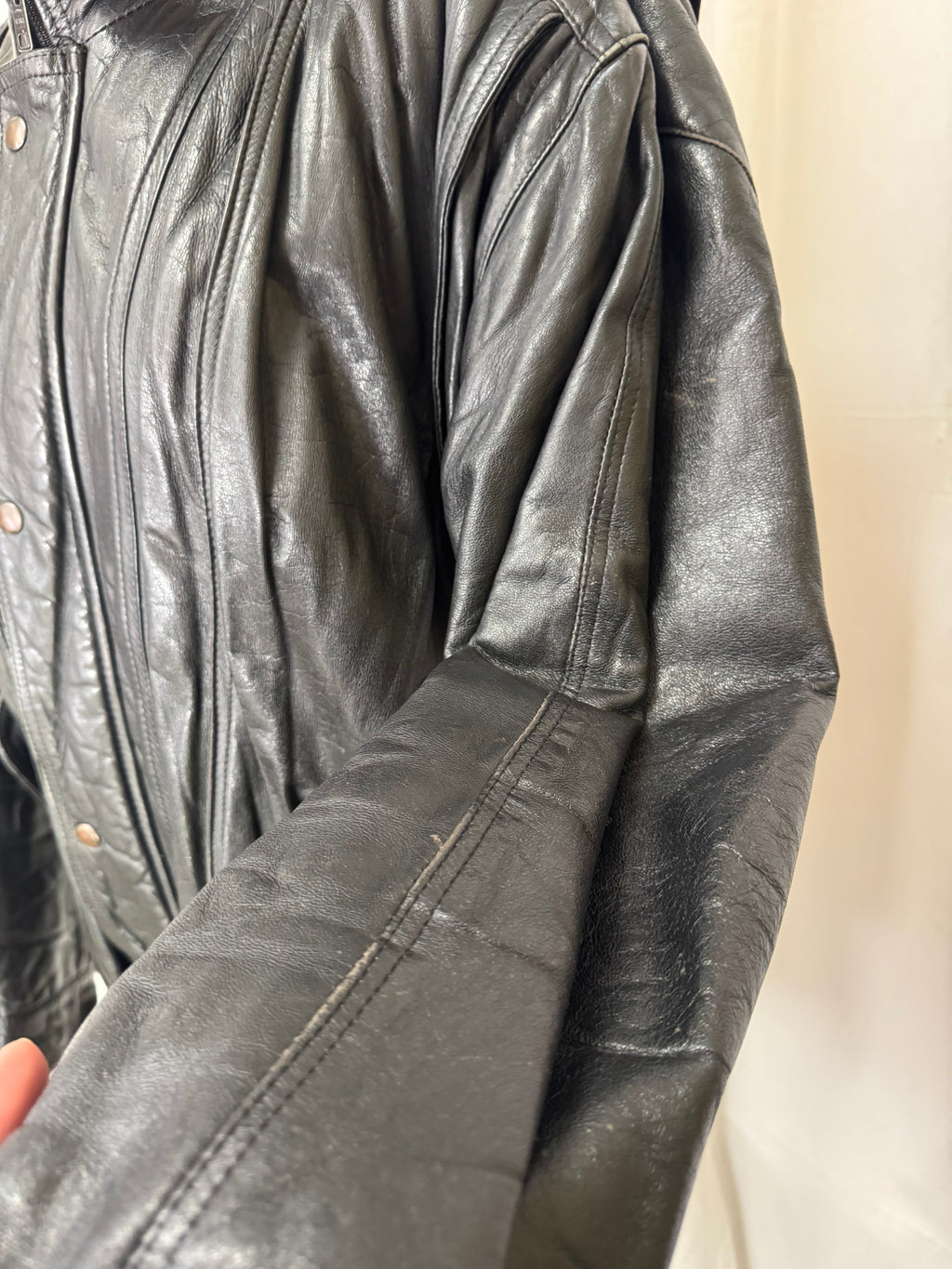 Veste en cuir noir