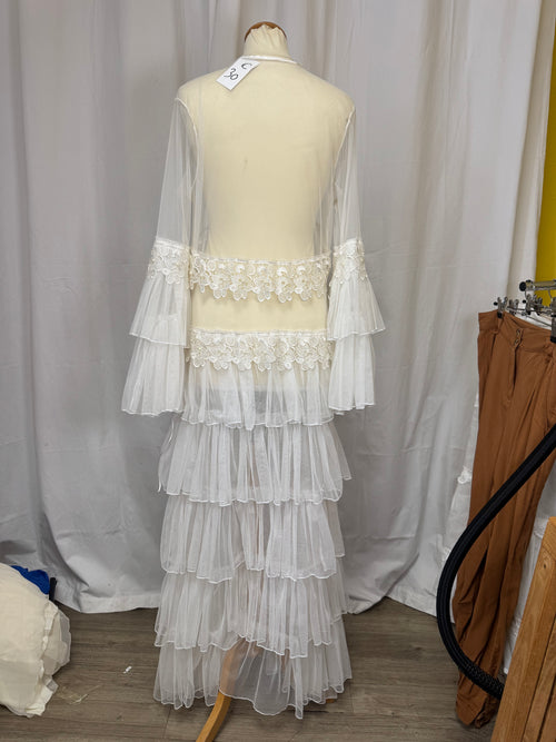 Veste longue en dentelle