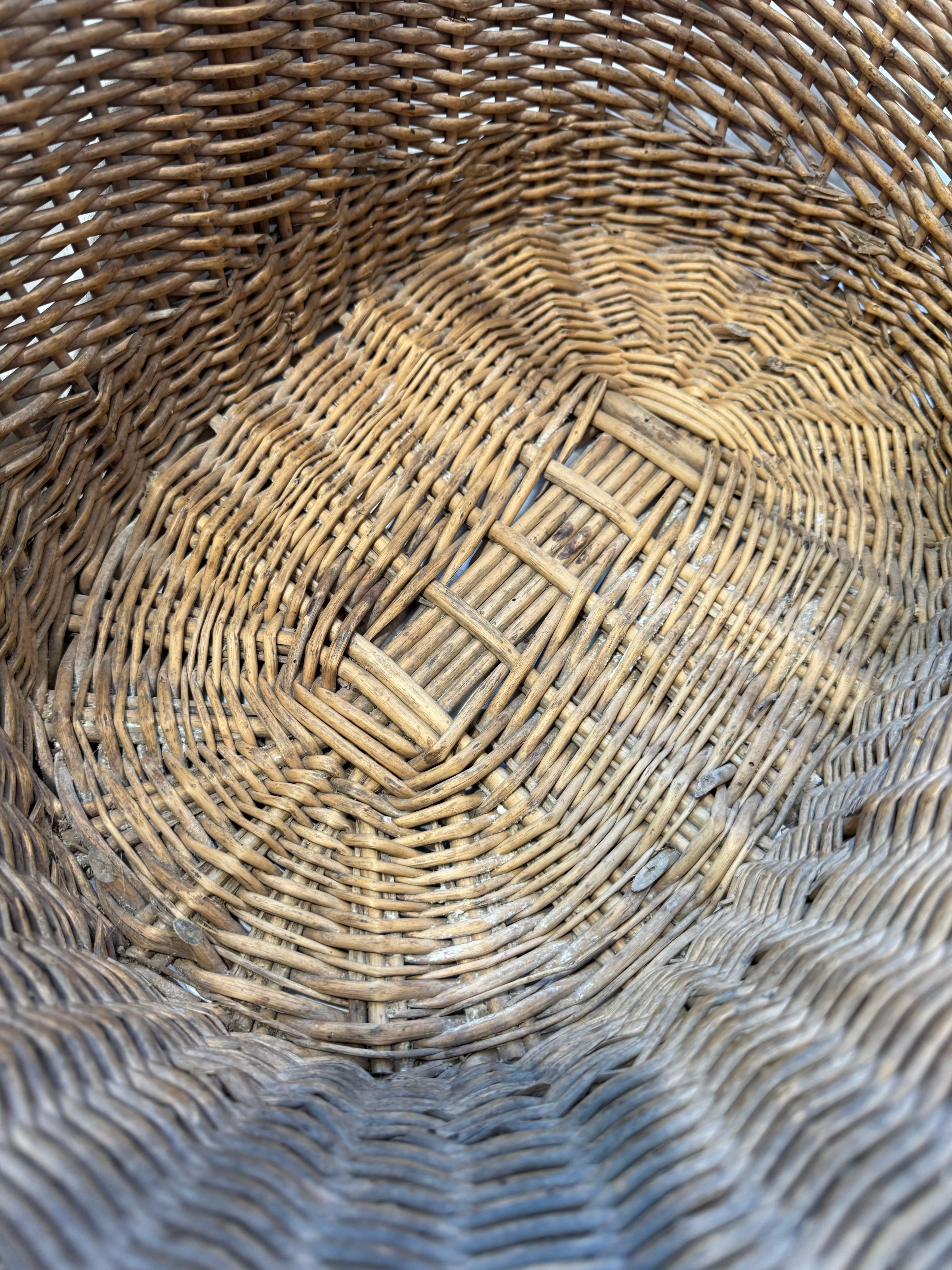 Panier en osier marron