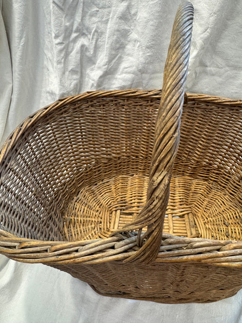 Panier en osier marron