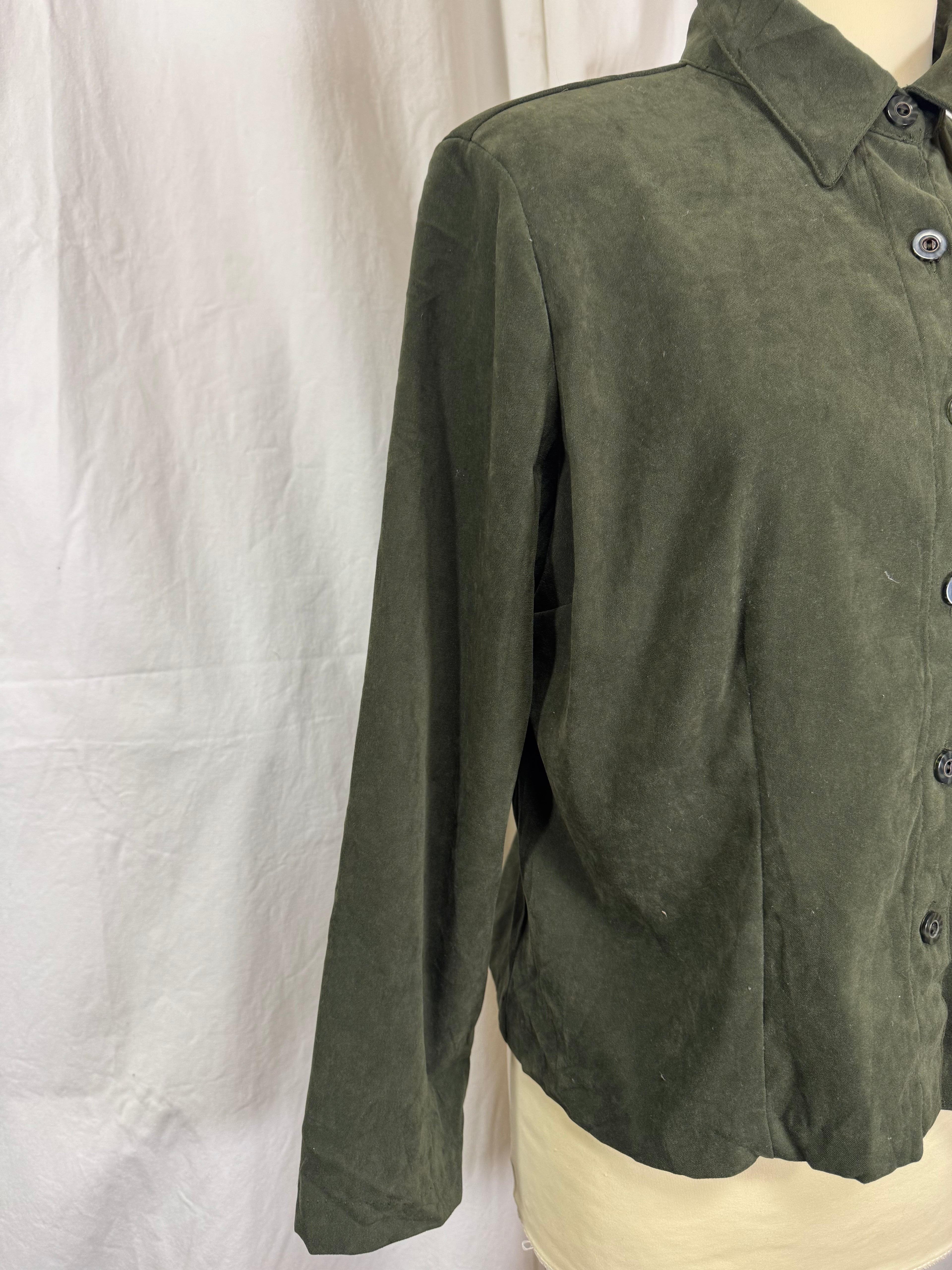Chemise verte brodée