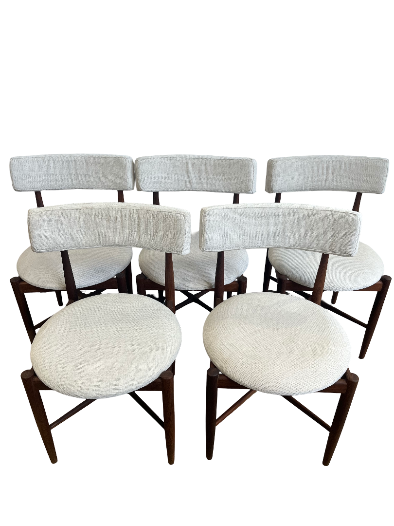 Chaises scandinaves en teck massif 1960