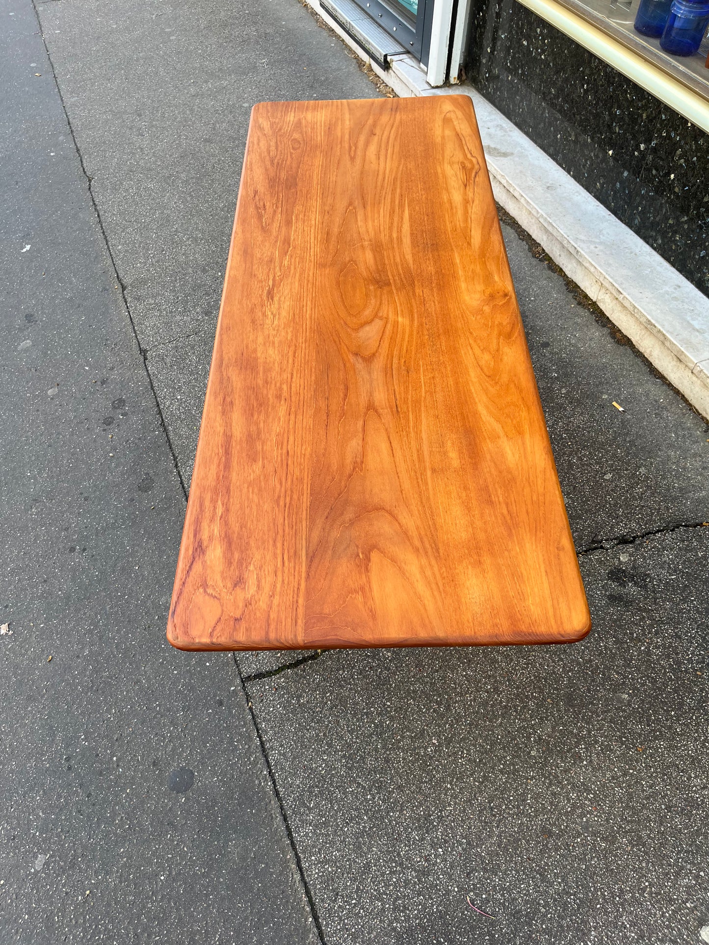 Table basse scandinave en teck massif 1970