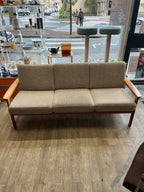 Banquette scandinave en teck massif 1970