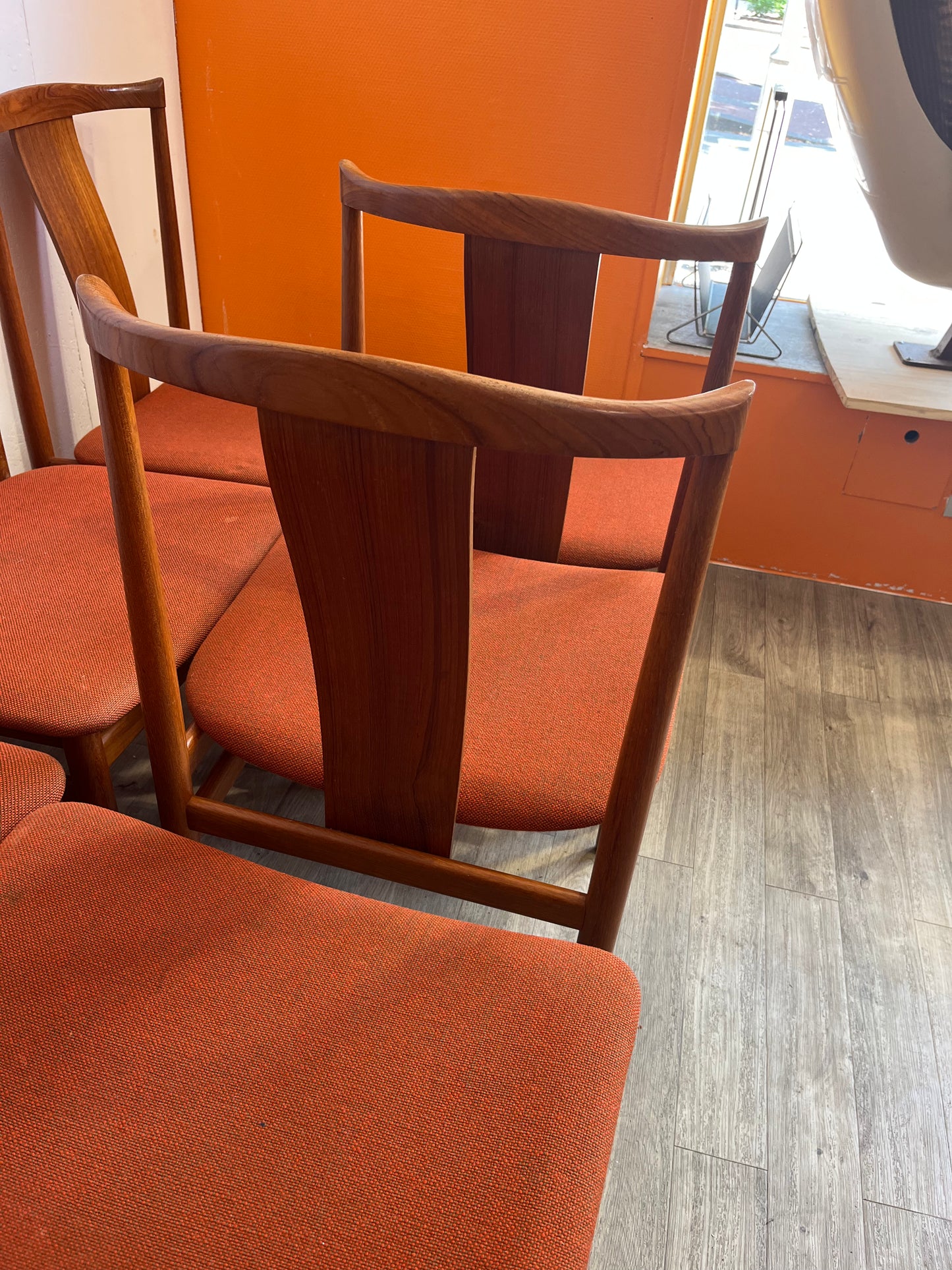 Chaises scandinaves en teck massif 1960