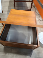 Table basse/coffre cocktail bar à roulettes scandinave
