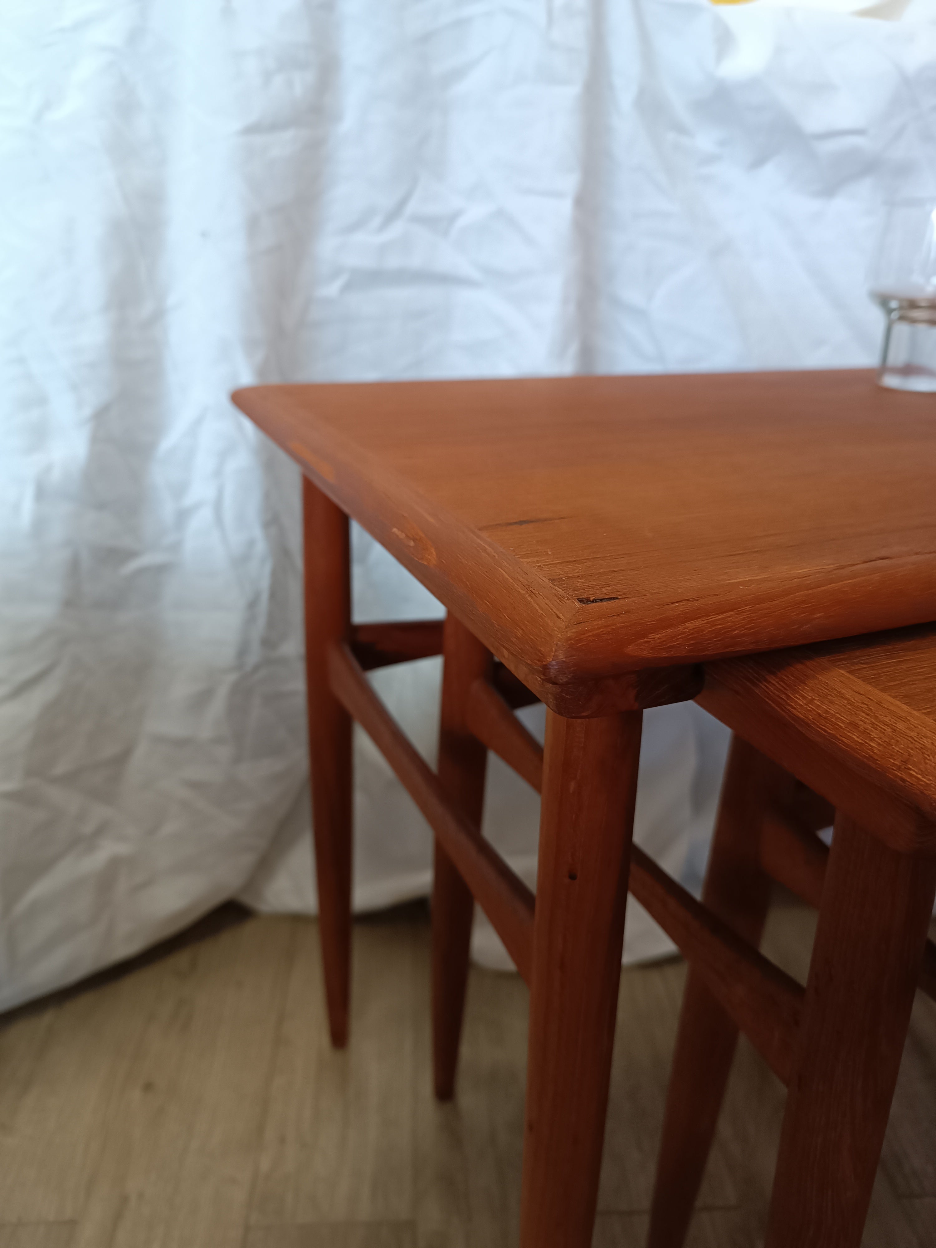 Tables gigognes Scandinaves
