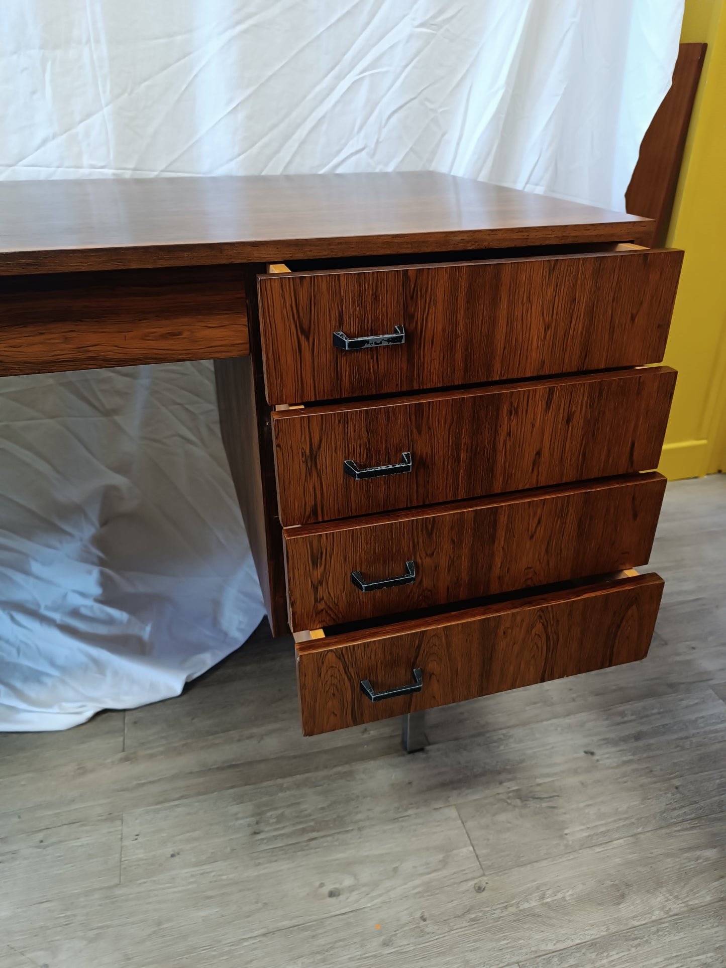 Bureau scandinave en palissandre