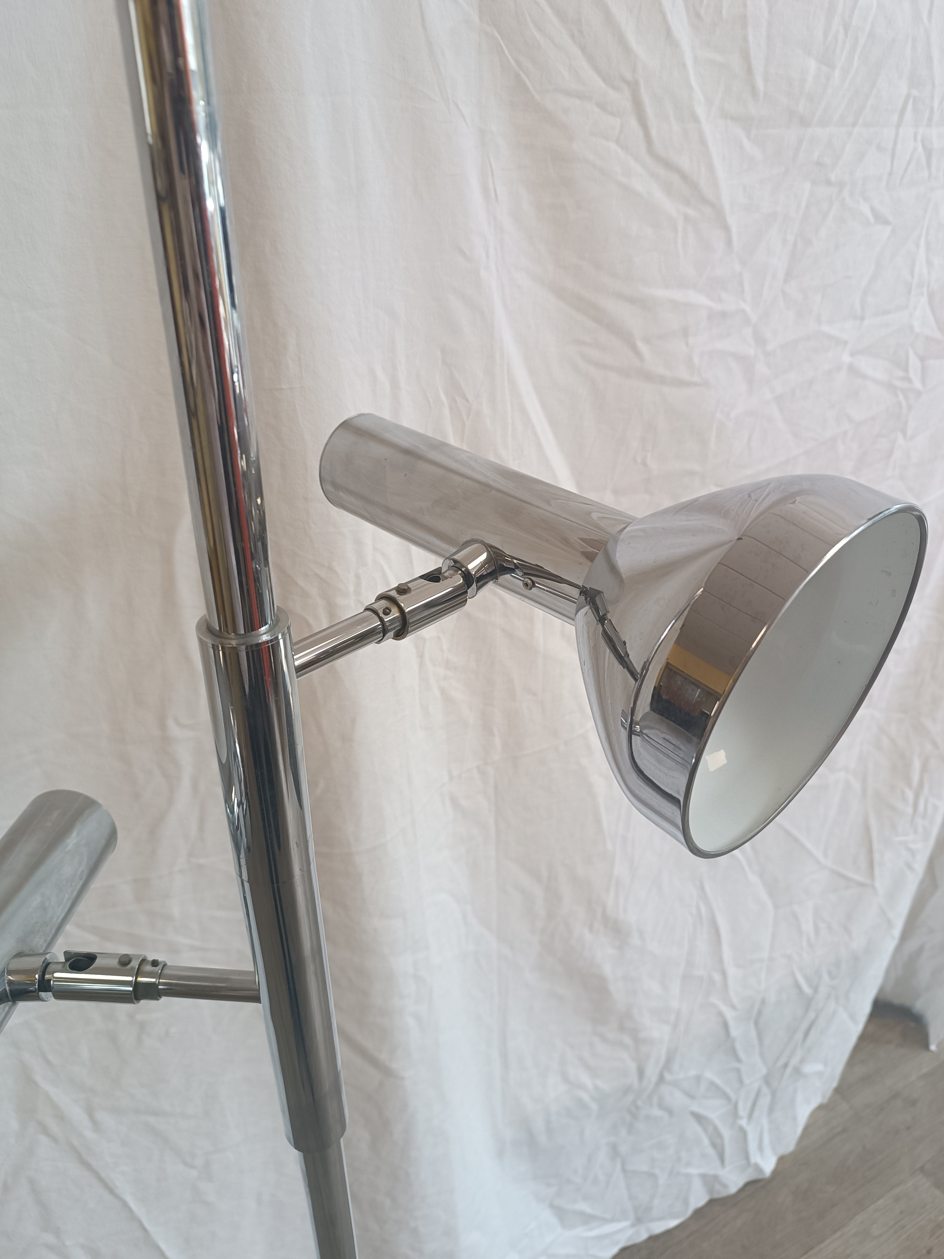 Lampadaire chromé années 70