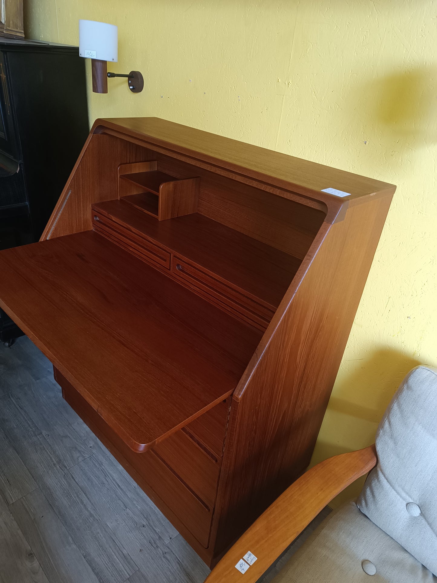 Secrétaire scandinave en teck massif 1970's