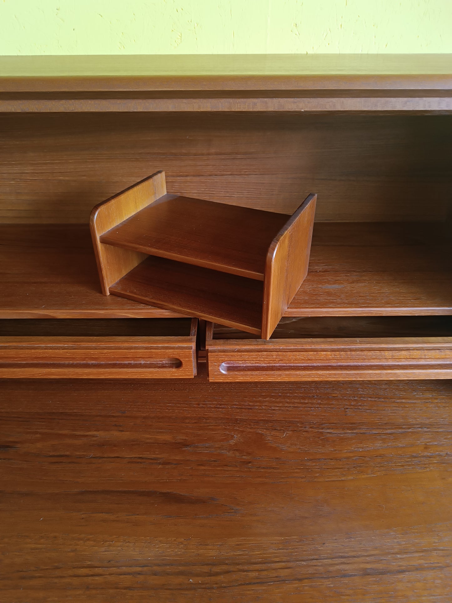 Secrétaire scandinave en teck massif 1970's