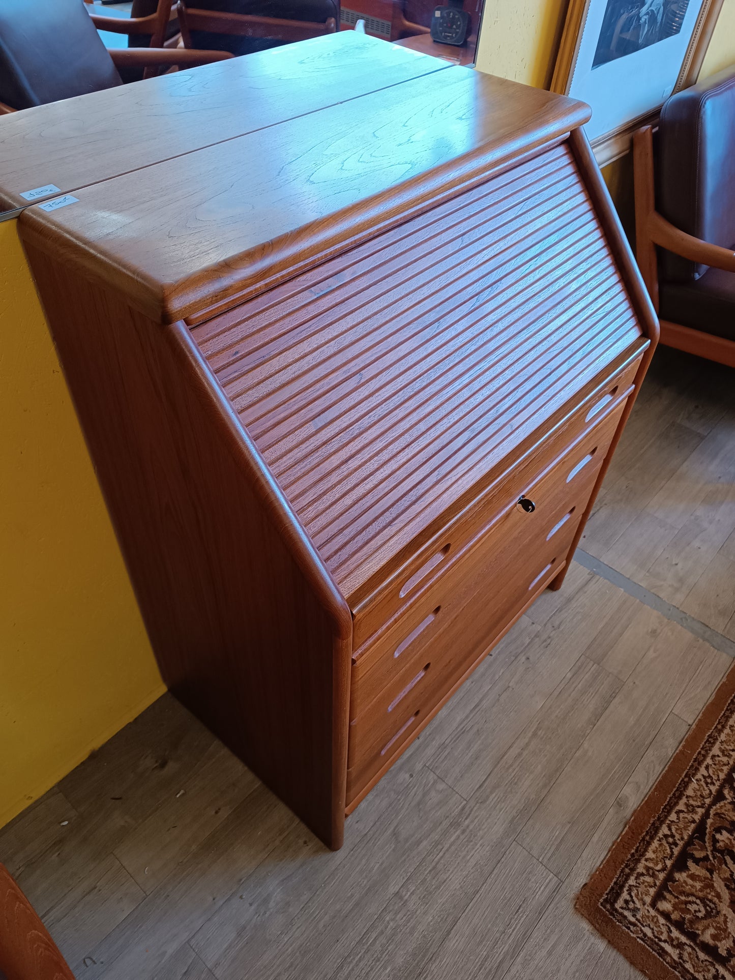 Secrétaire scandinave en teck massif