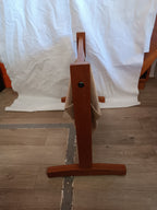 Porte revues scandinave en teck massif