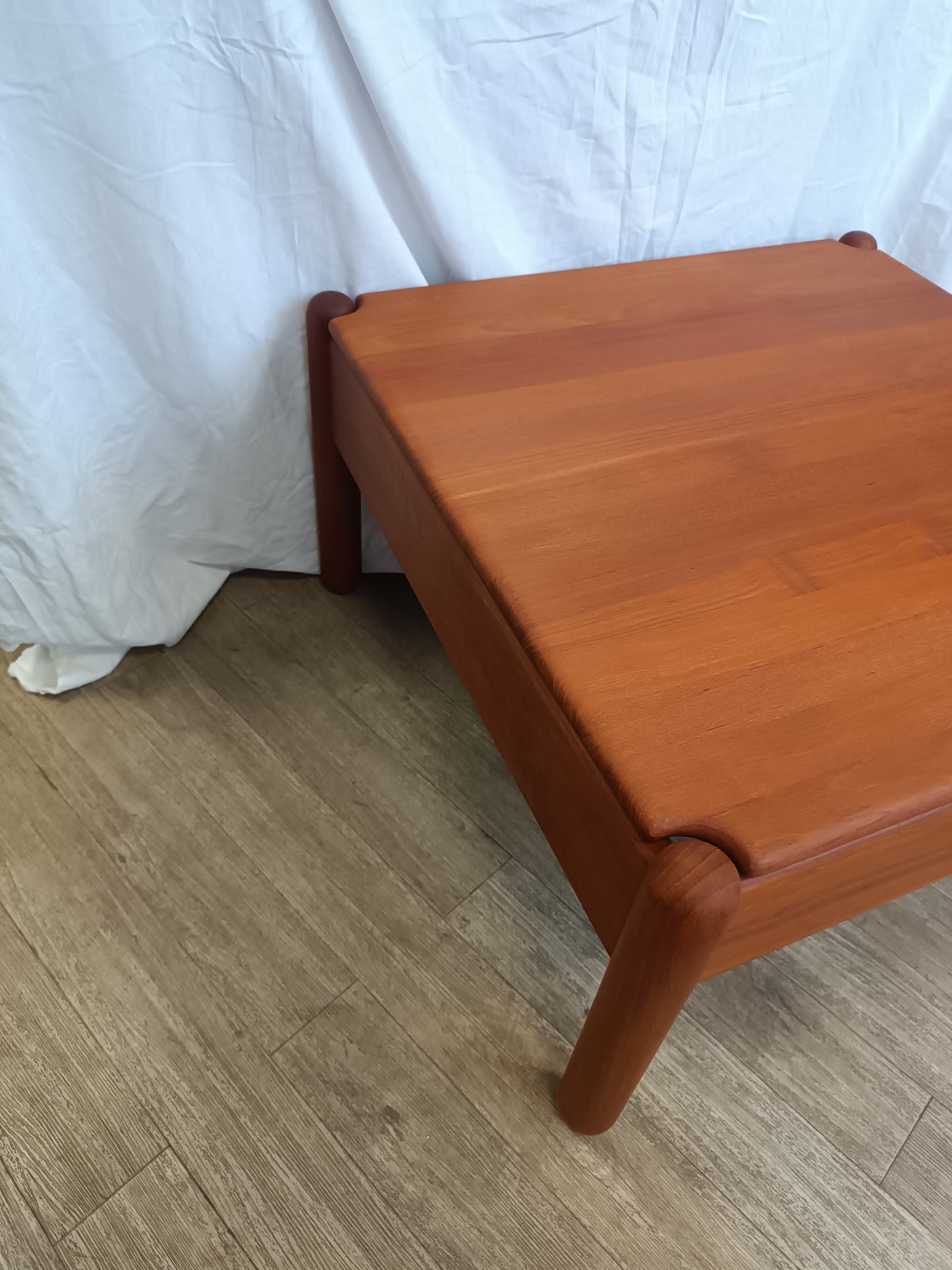 Table basse scandinave en teck massif