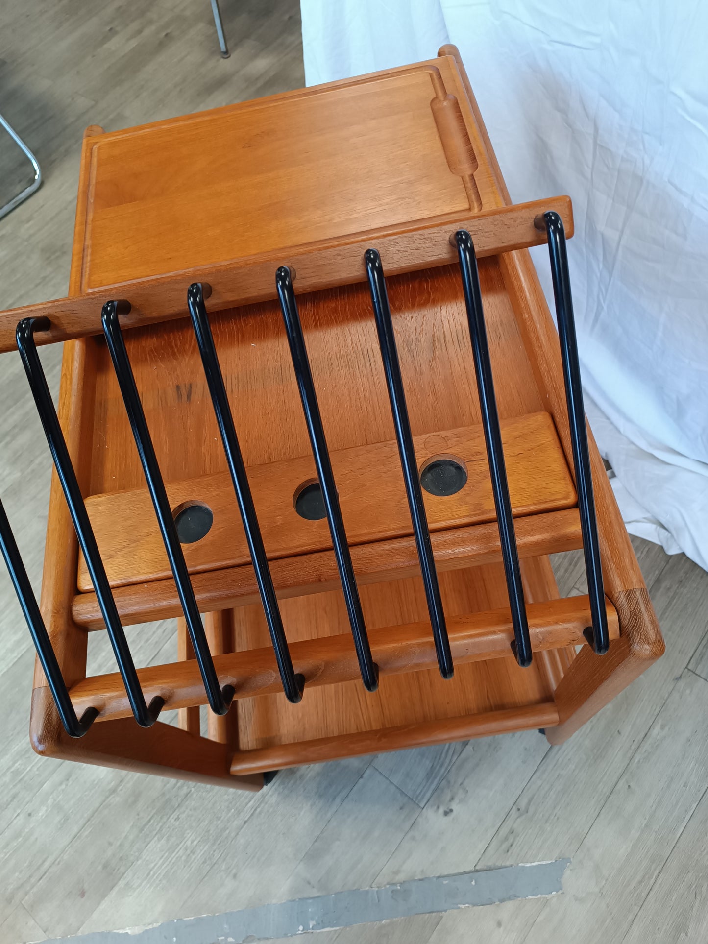 Desserte scandinave en teck massif 1970's