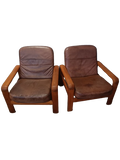 Paire de fauteuils scandinaves en teck massif et cuir