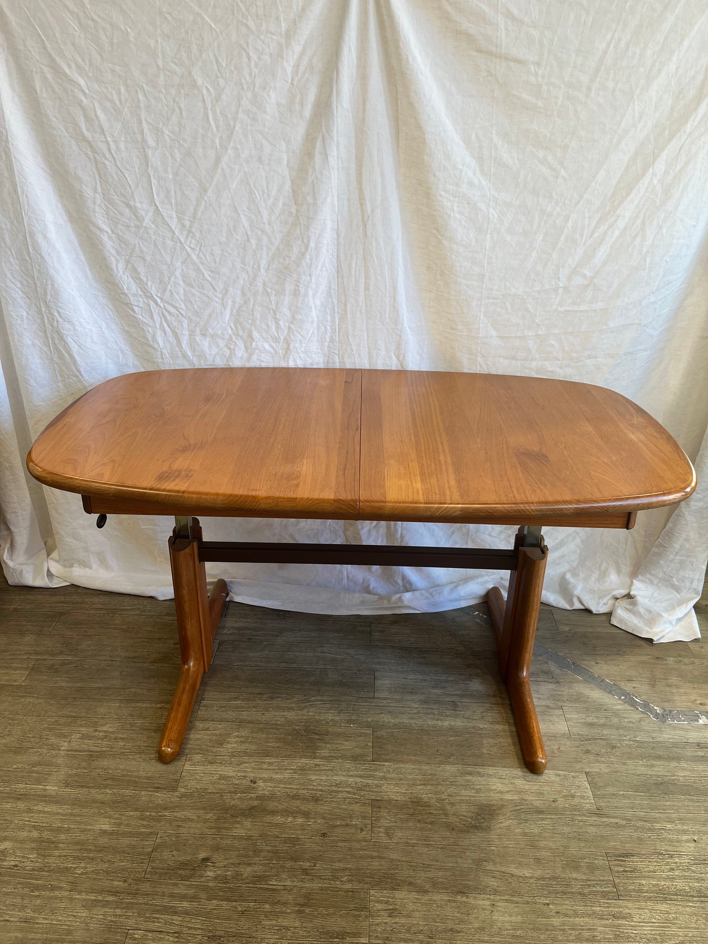 Table basse scandinave en teck massif 1970